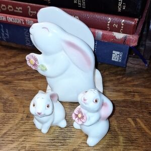 Vintage 1983 Avon Bunny Rabbit Salt and Pepper Shakers-Napkin Holder